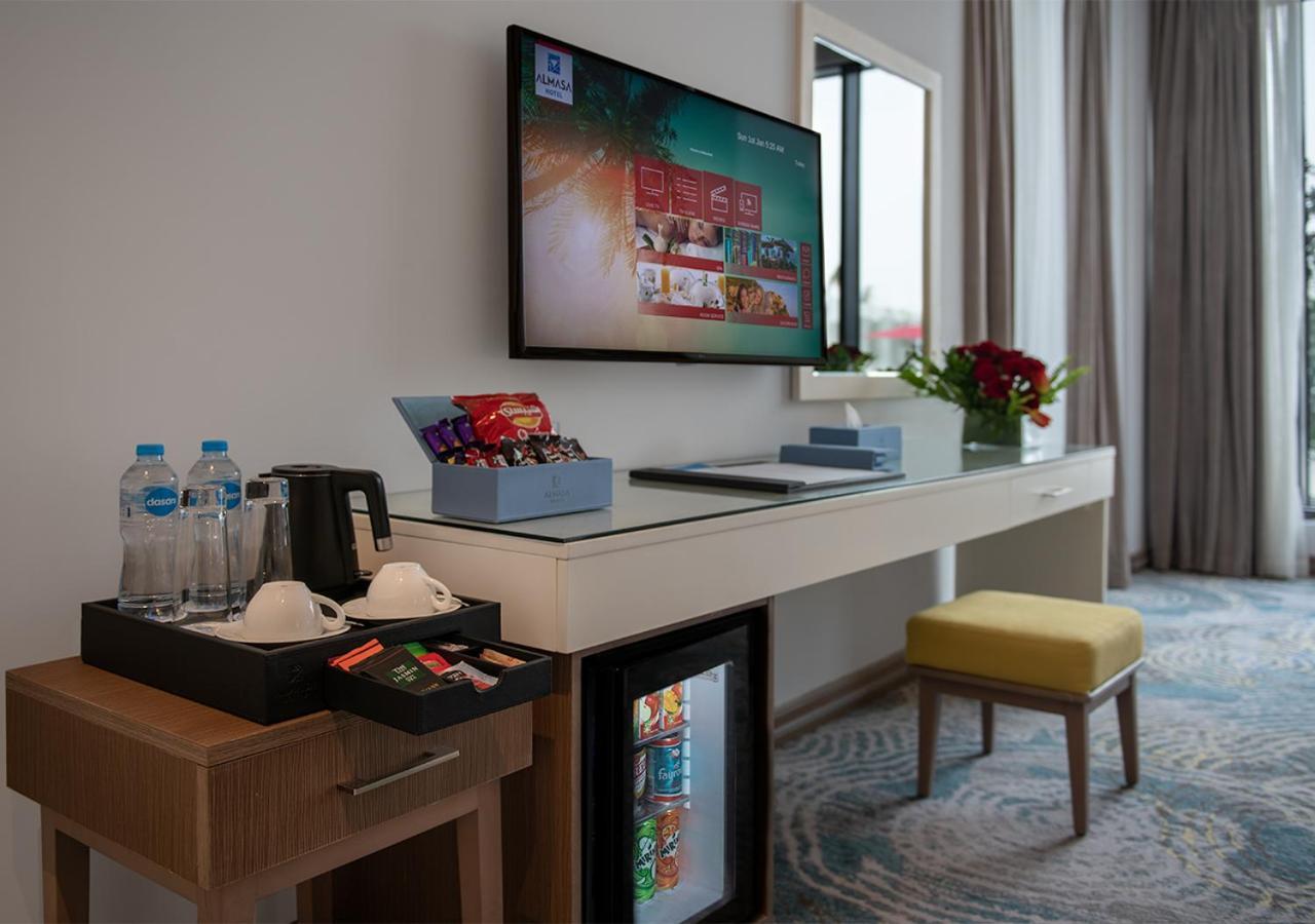 Crystal Inn Hotel - Alamein (Adults Only) 阿莱曼 外观 照片 A hotel room with a mini-bar
